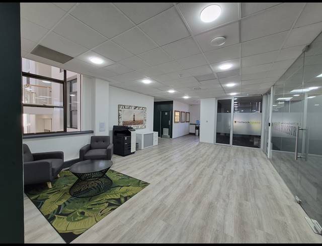 53M² SERVICED OFFICE TO LET IN SANDTON CENTRAL
